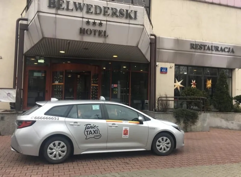 Ile kosztuje taxi w Warszawie? Sprawdź ceny i ukryte opłaty
