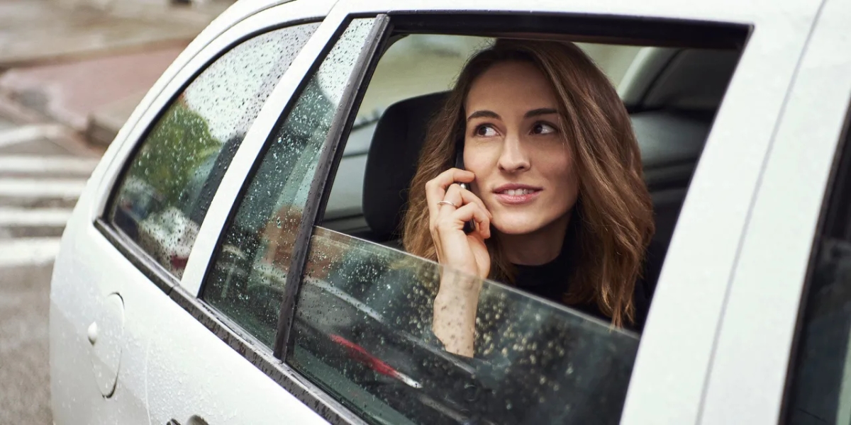 Co to jest Uber taxi i dlaczego warto z niego korzystać?