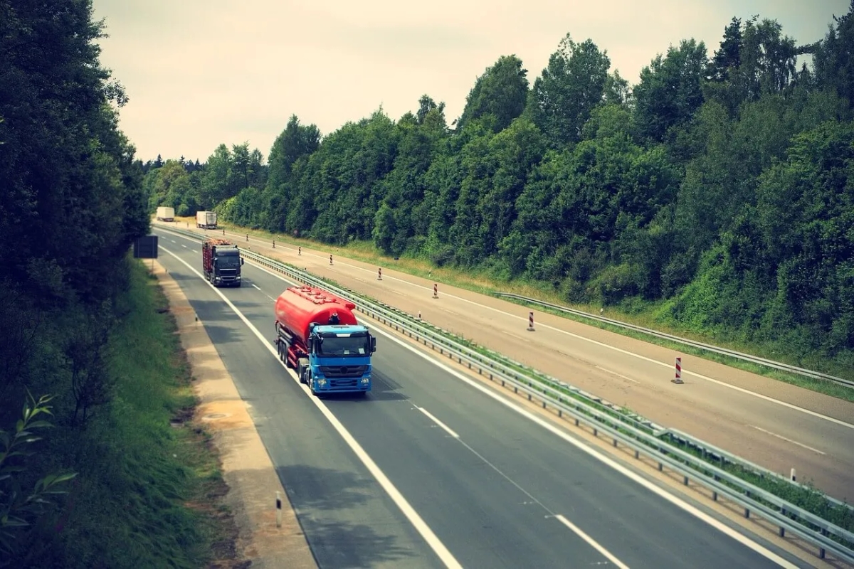 Jakie autostrady za darmo w Polsce? Odkryj bezpłatne odcinki i wyjątki