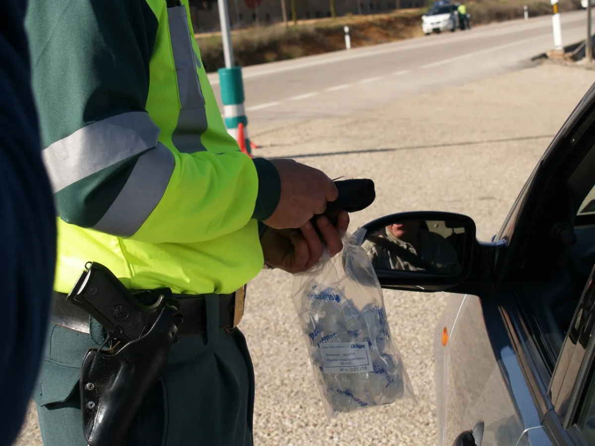 Kiedy policja może badać alkomatem? Zrozum swoje prawa i konsekwencje